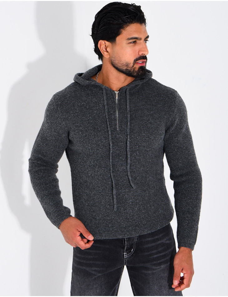 Pull en laine à capuche