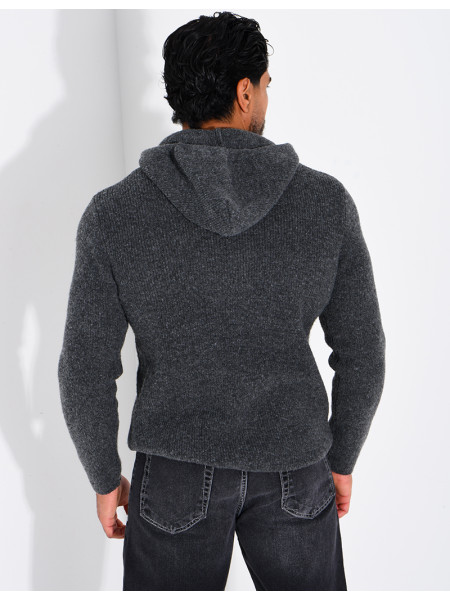 Pull en laine à capuche