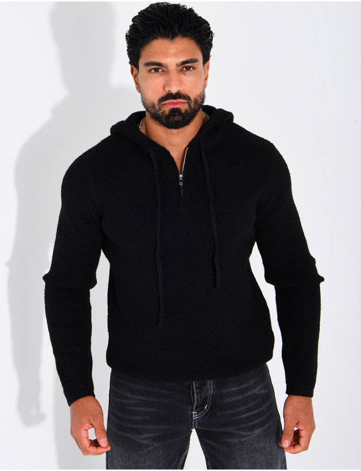 Pull en laine à capuche