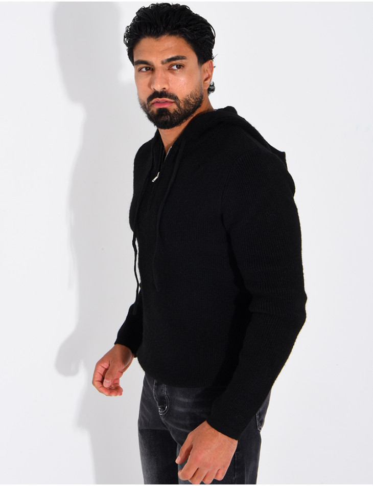 Pull en laine à capuche