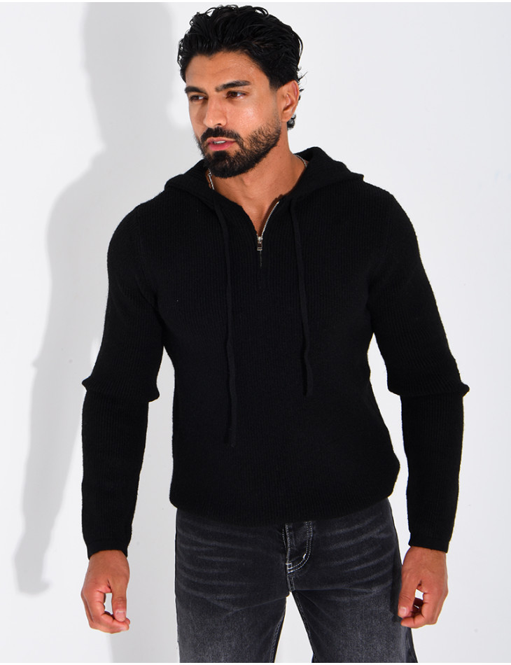 Pull en laine à capuche