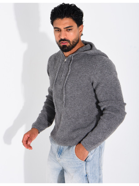 Pull en laine à capuche