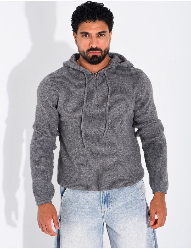 Pull en laine à capuche