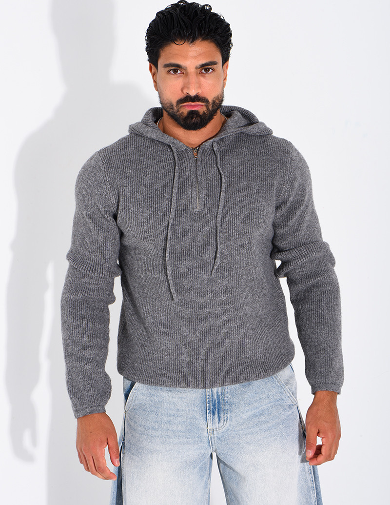 Pull en laine à capuche