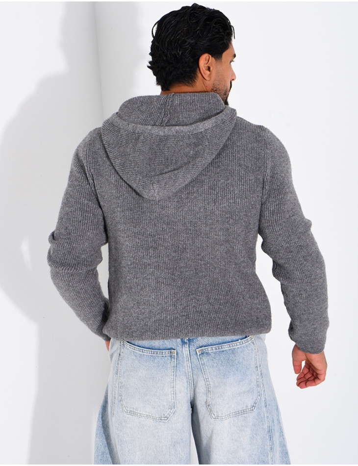 Pull en laine à capuche