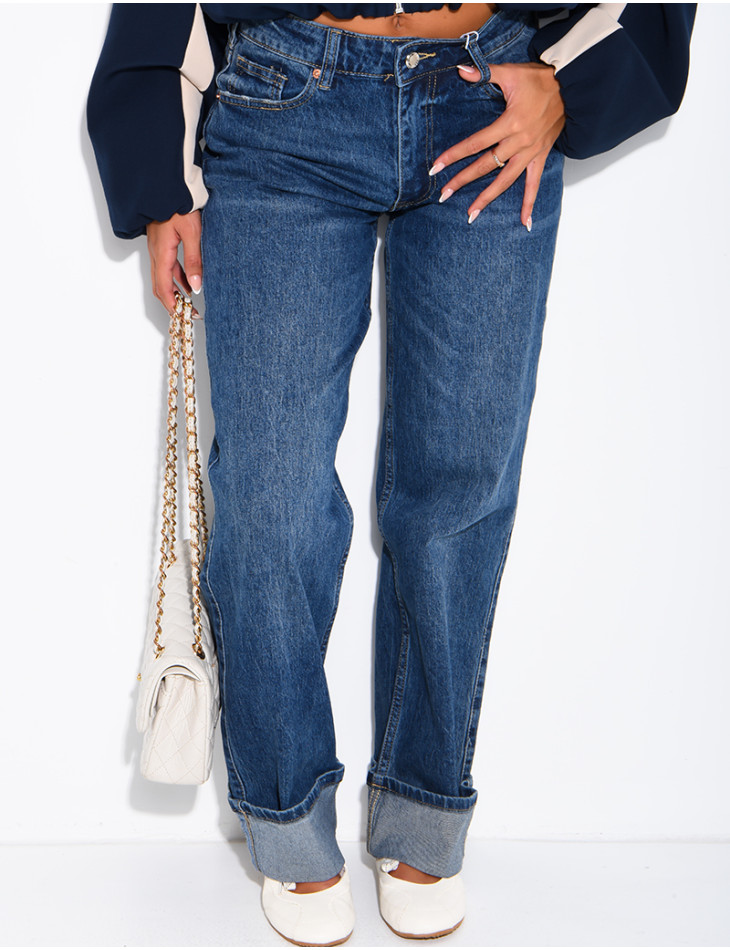 Jeans taille basse délavé à revers