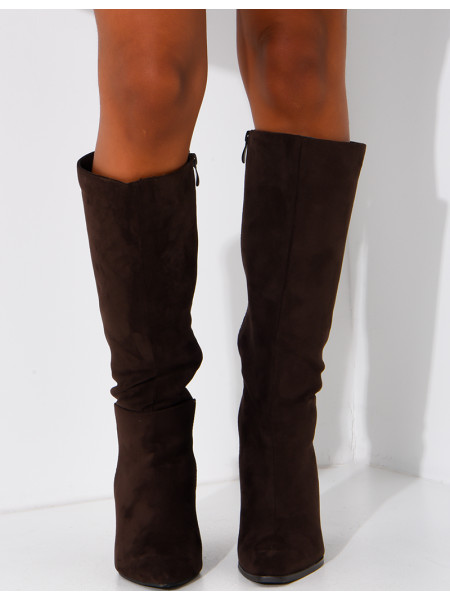 Wildlederstiefel mit Stilettoabsatz