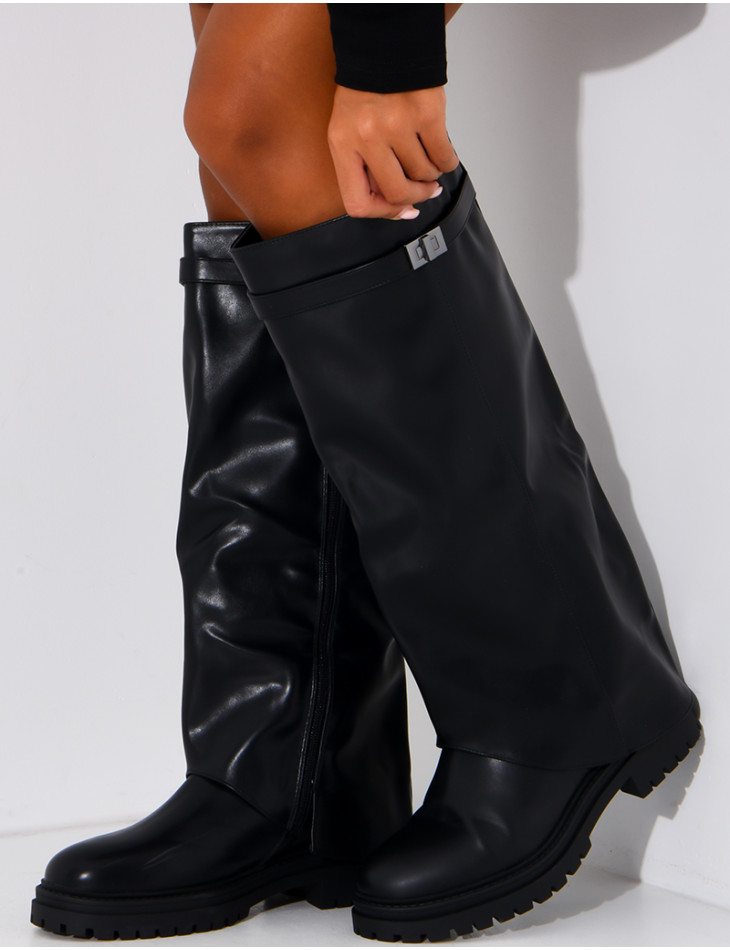 Bottes en similicuir à rabat