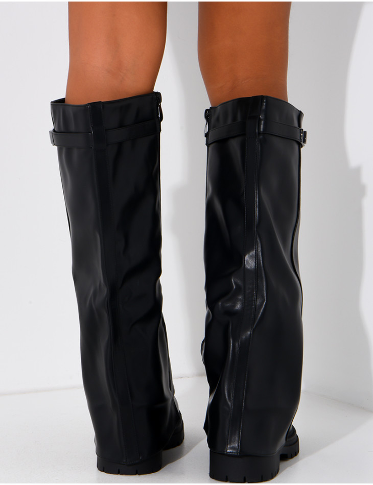 Bottes en similicuir à rabat