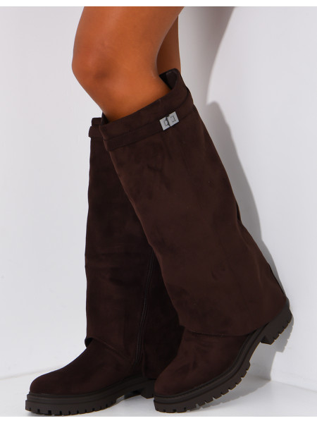 Suede boots with a flap