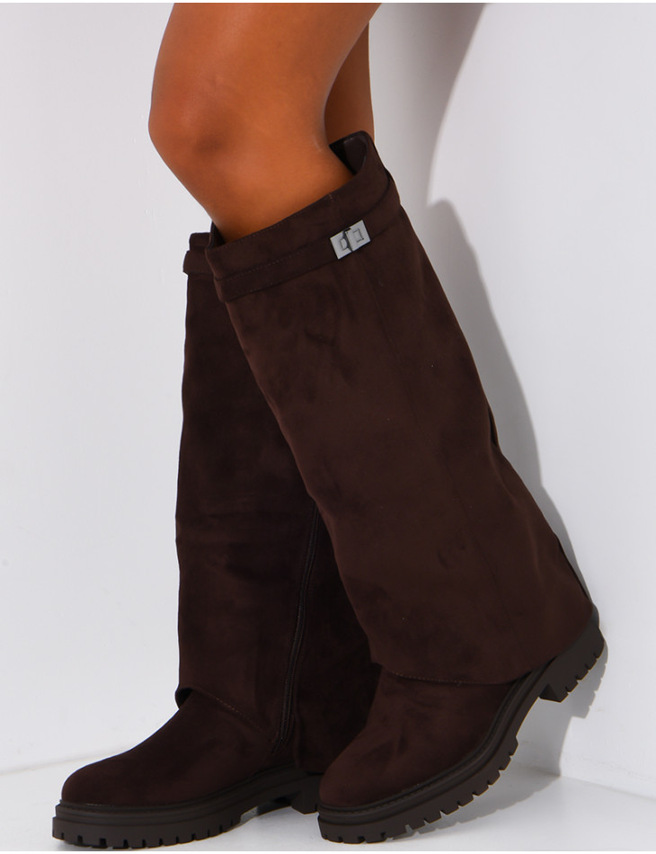 Suede boots with a flap