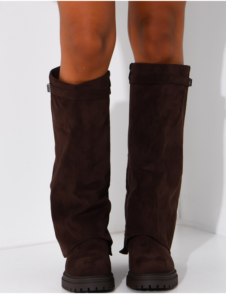 Suede boots with a flap