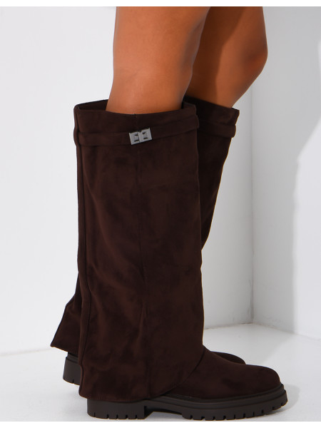 Suede boots with a flap