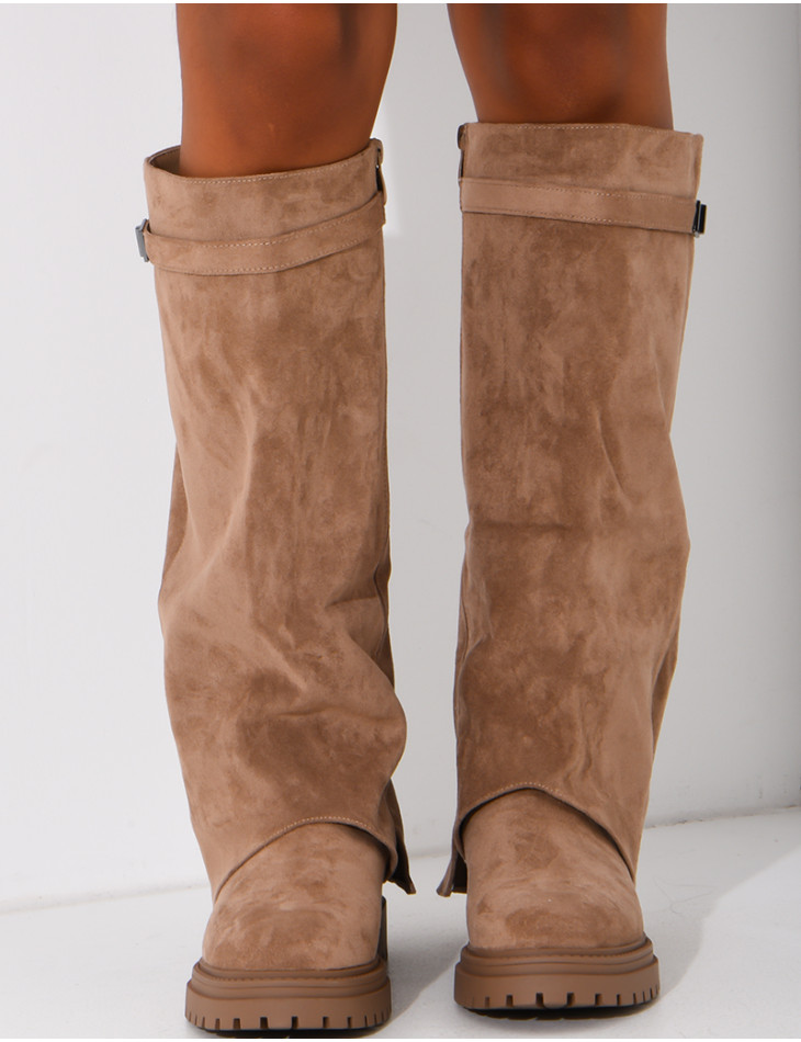 Suede boots with a flap