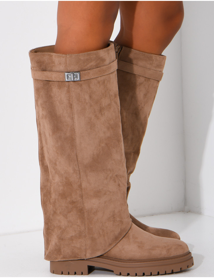 Suede boots with a flap