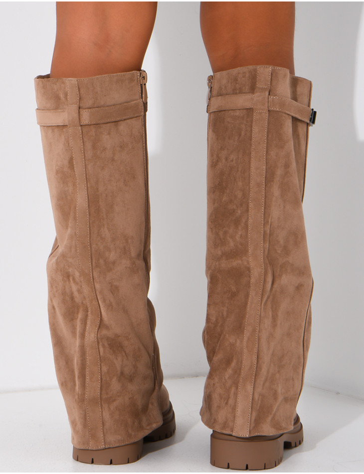 Suede boots with a flap