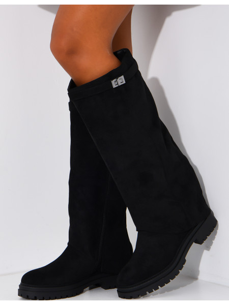 Wildlederstiefel mit Überschlag