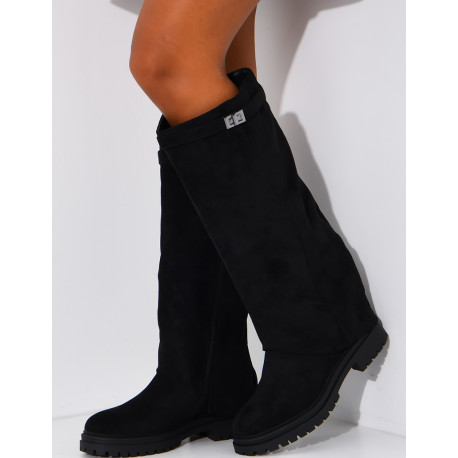 Wildlederstiefel mit Überschlag