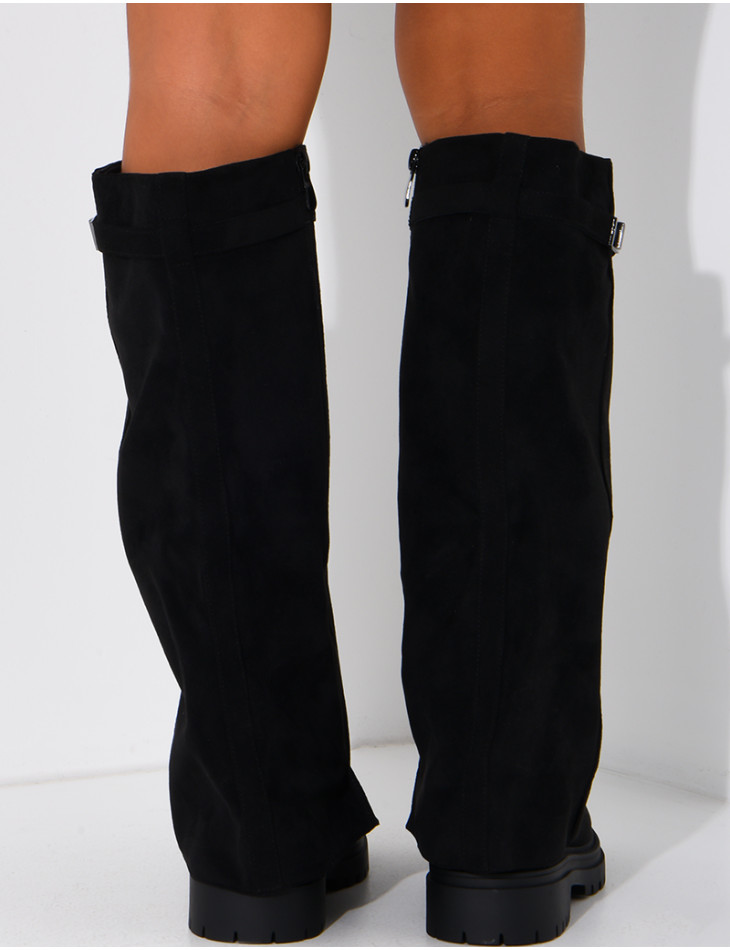 Wildlederstiefel mit Überschlag