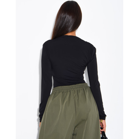 Asymmetrical gathered fluid top