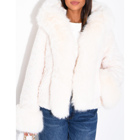 Veste courte en fausse fourrure