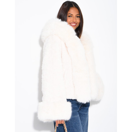 Veste courte en fausse fourrure