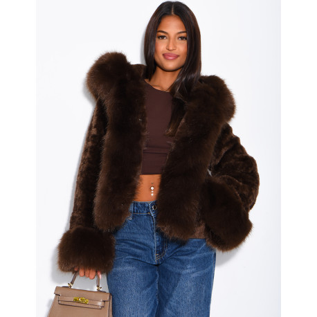 Veste courte en fausse fourrure