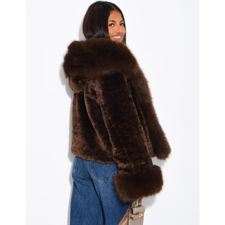 Veste courte en fausse fourrure