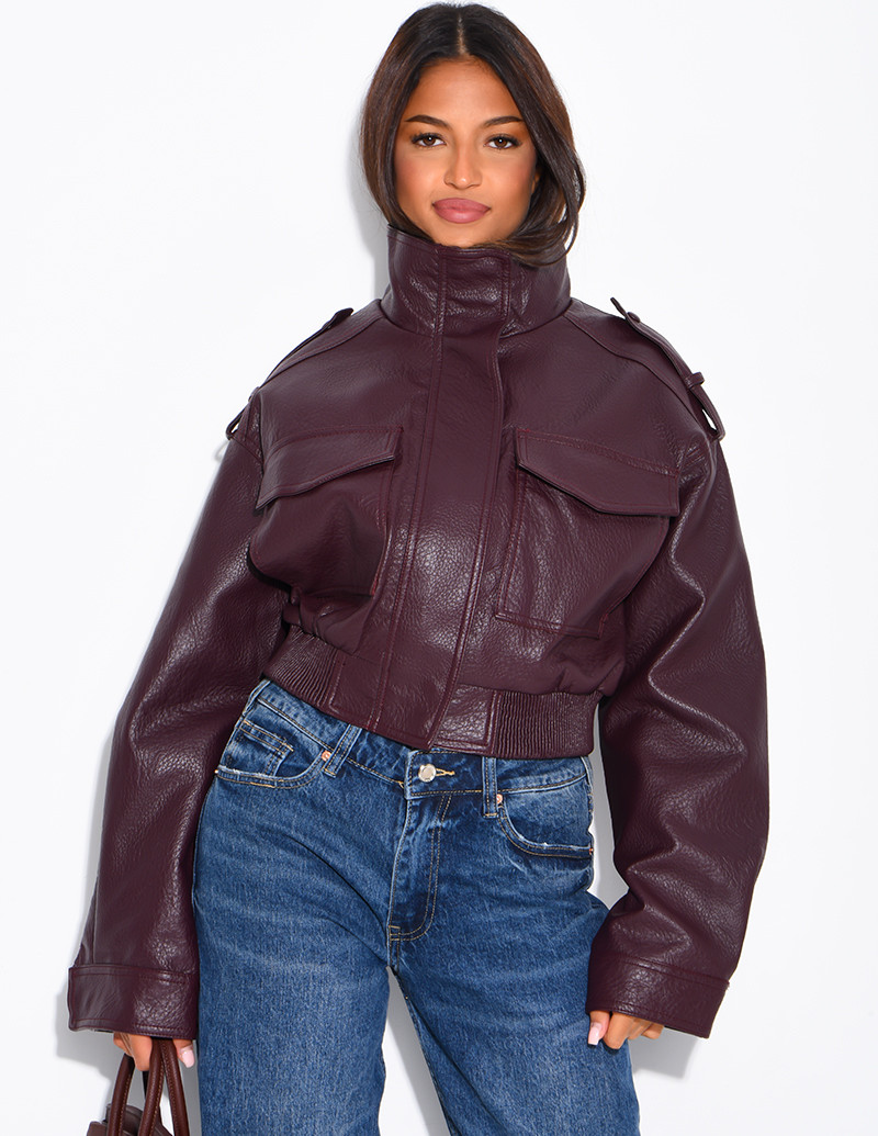 Kurze Jacke aus genarbtem...