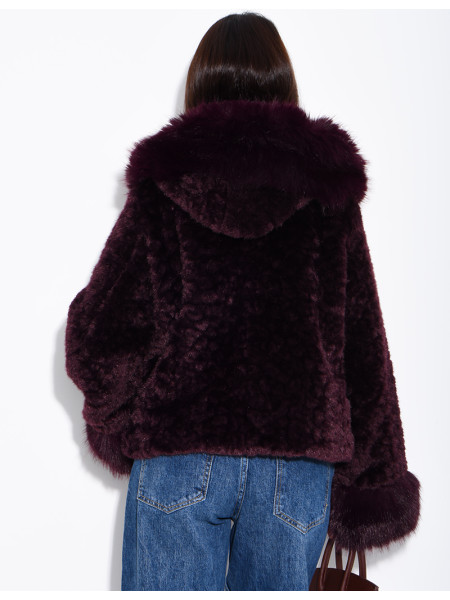 Veste courte en fausse fourrure