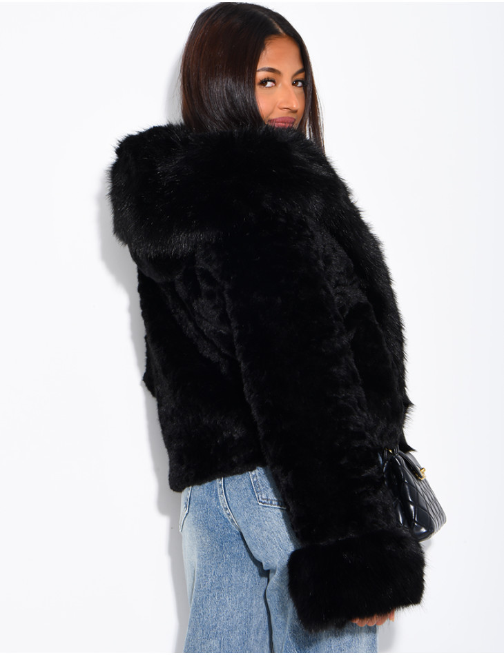 Veste courte en fausse fourrure