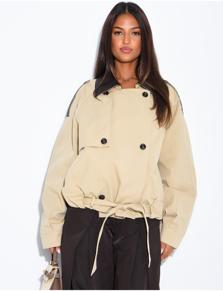Veste courte style trench à empiècements contrastants