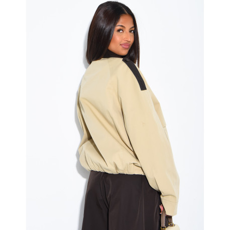 Veste courte style trench à empiècements contrastants