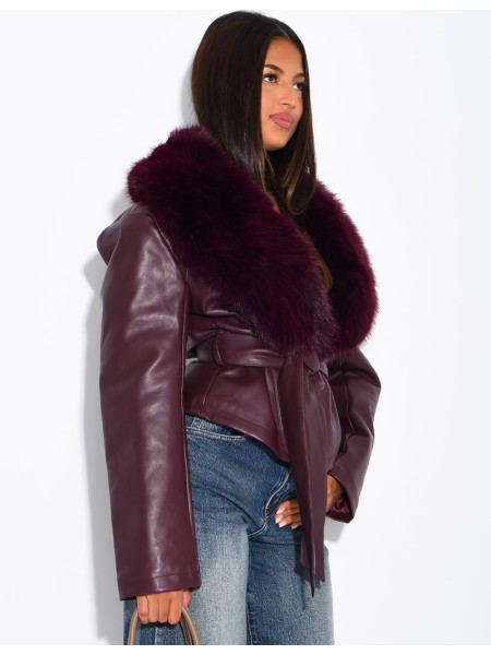 Kurze Jacke aus Kunstleder und Kunstpelz
