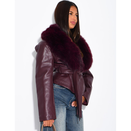 Kurze Jacke aus Kunstleder und Kunstpelz