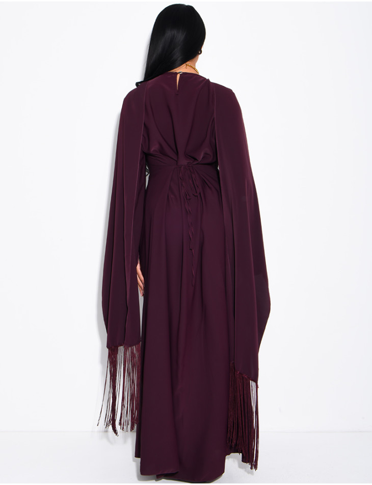 Robe modeste longue à cape ornée de franges