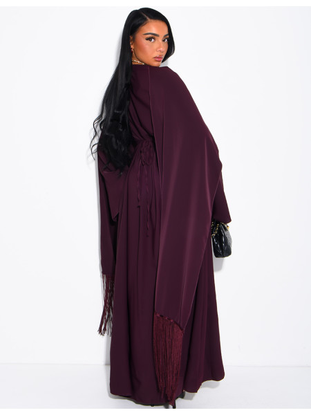 Robe modeste longue à cape ornée de franges