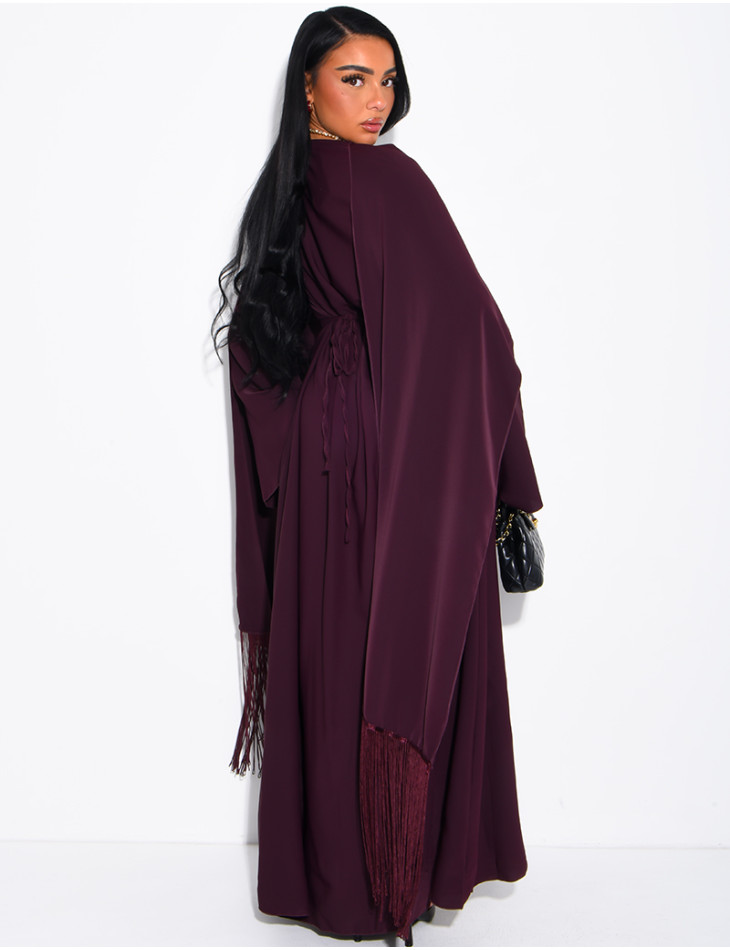 Robe modeste longue à cape ornée de franges