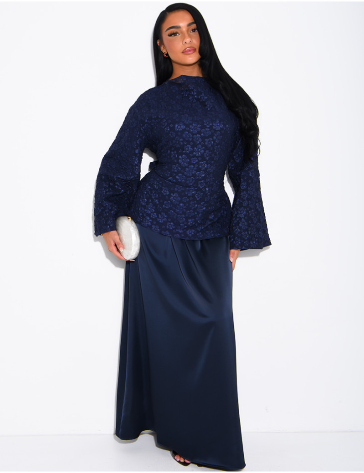 Ensemble jupe longue en satin et top texturé à nouer