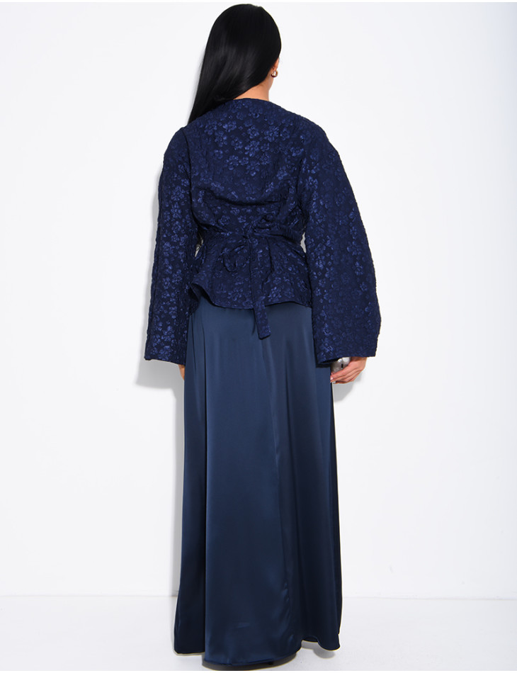 Ensemble jupe longue en satin et top texturé à nouer