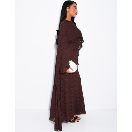 Robe en dentelle doublée avec châle assorti