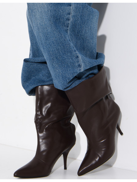 Bottes à talons en similicuir plissé