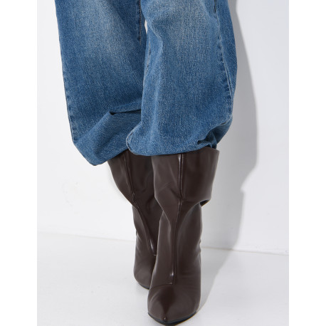 Bottes à talons en similicuir plissé