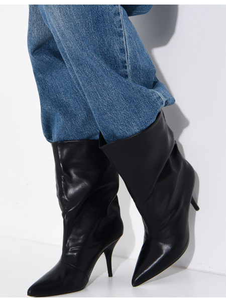 Bottes à talons en similicuir plissé
