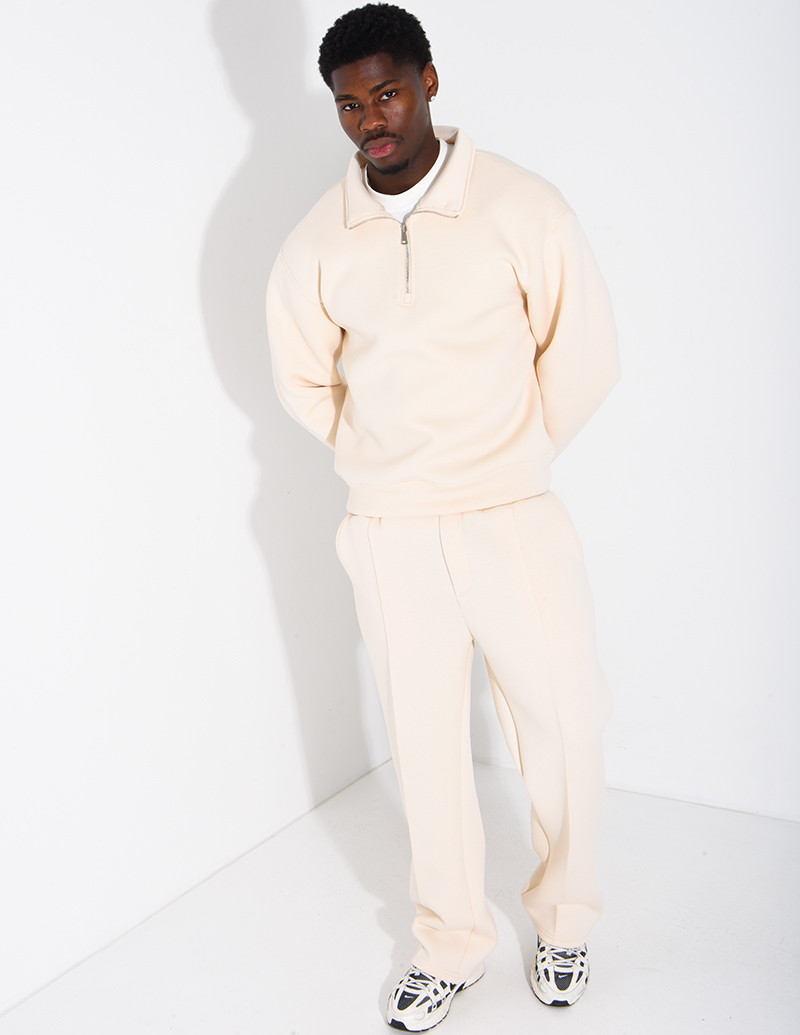 Ensemble pantalon et sweat...