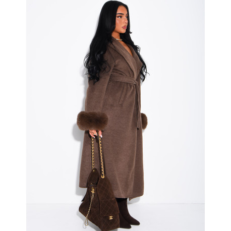 Manteau très long en laine à fourrure aux poignets