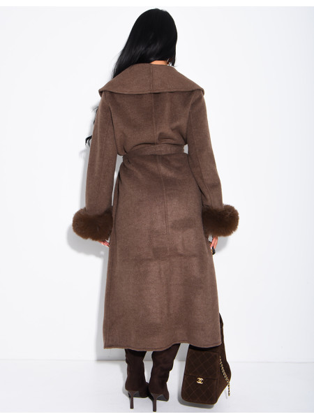 Manteau très long en laine à fourrure aux poignets
