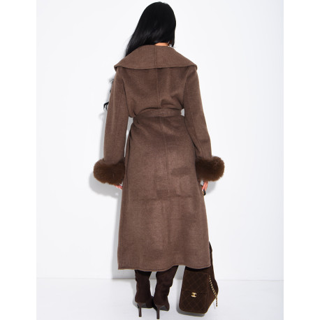 Manteau très long en laine à fourrure aux poignets