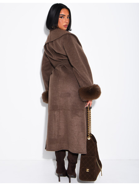 Manteau très long en laine à fourrure aux poignets