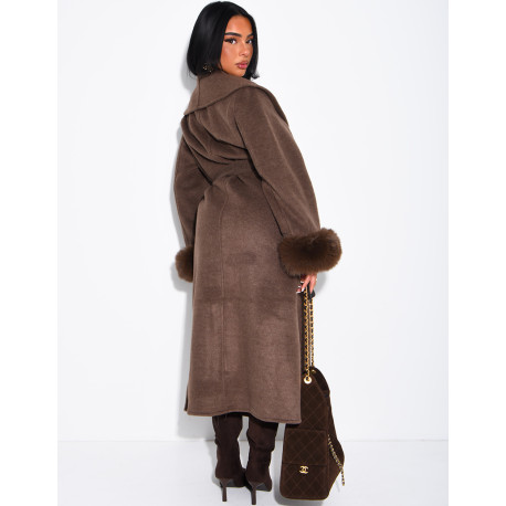 Manteau très long en laine à fourrure aux poignets